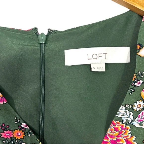 LOFT Country Garden Puff Sleeve V-Neck Mini Dress Size 6 Floral Print - Picture 4 of 6